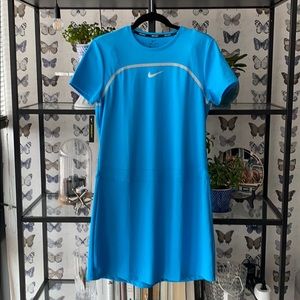 NWT NIKE GOLF DRESS sz Medium